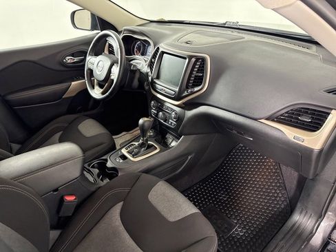 Used 2018 Jeep Cherokee Latitude image 15