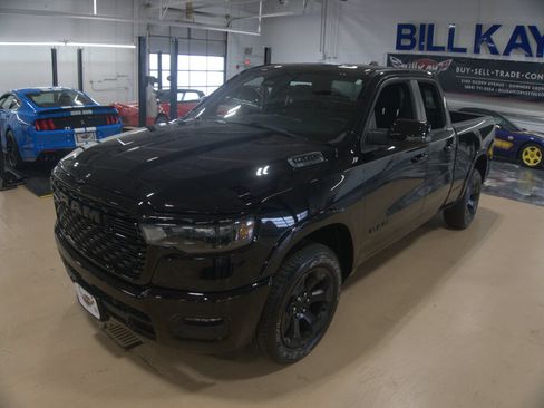 Used 2025 RAM 1500 Big Horn AWD/4WD image 2