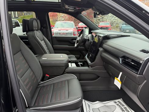 New 2026 GMC Yukon AT4 Ultimate w/ LPO, Illumination Package image 24