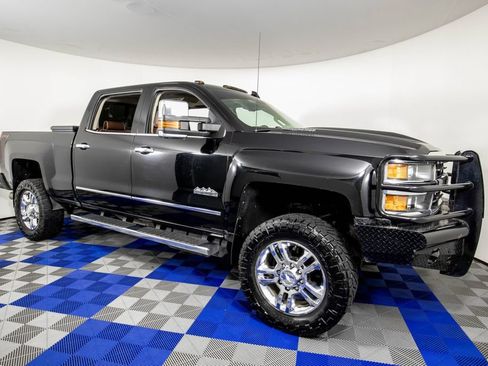 Used 2018 Chevrolet Silverado 2500 High Country w/ Duramax Plus Package AWD/4WD image 3