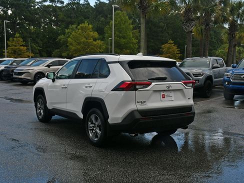 Used 2024 Toyota RAV4 XLE w/ Convenience Package FWD image 3