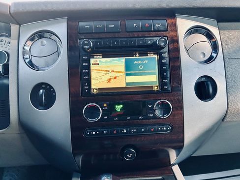 Used 2009 Ford Expedition Limited image 21