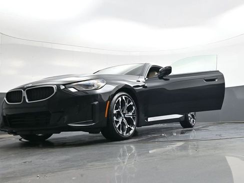 Used 2025 BMW 230i Coupe w/ Premium Package RWD image 42