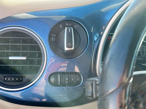 Used 2019 Volkswagen Beetle 2.0T SE w/ SE Premium Package image 10