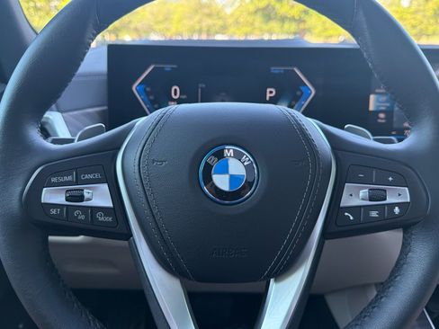 Certified 2025 BMW X5 xDrive50e w/ Premium Package AWD/4WD image 29