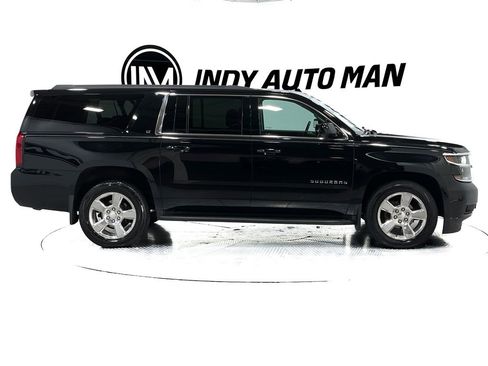 Used 2017 Chevrolet Suburban LT image 3