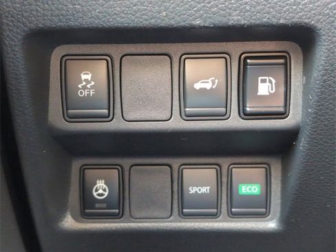 Used 2018 Nissan Rogue SV w/ Premium Package image 18