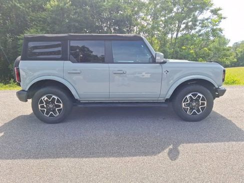 Used 2022 Ford Bronco Outer Banks AWD/4WD image 2