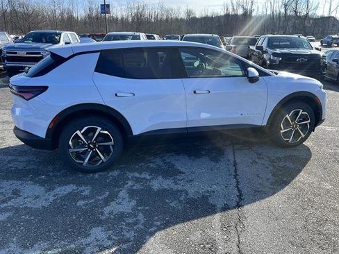 New 2026 Chevrolet Equinox EV LT image 7