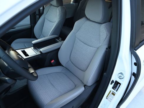 Used 2025 Toyota Sienna LE image 21