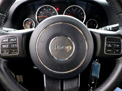 Used 2018 Jeep Wrangler Unlimited Sport S image 12