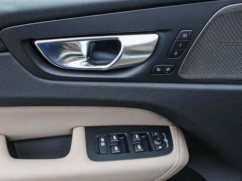 New 2027 Volvo XC60 B5 Plus AWD/4WD image 29