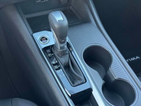 Used 2025 Nissan Altima 2.5 SV FWD image 28