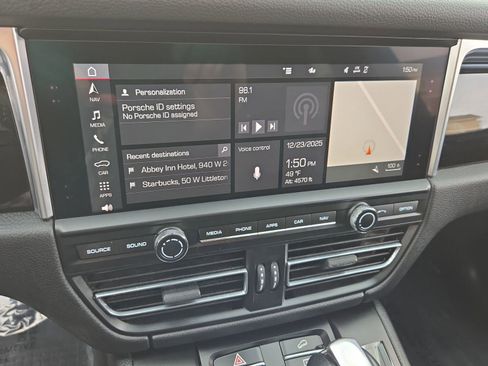 Used 2020 Porsche Macan image 23