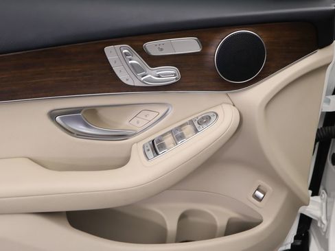 Certified 2022 Mercedes-Benz GLC 300 image 23