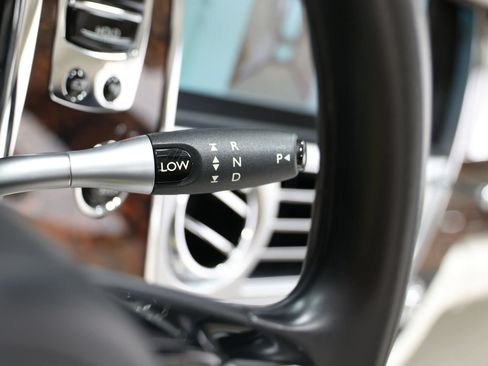Used 2017 Rolls-Royce Ghost RWD image 35