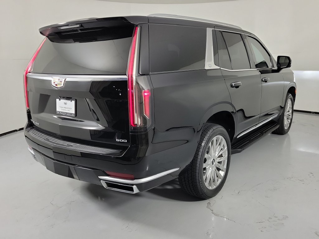 Used 2022 Cadillac Escalade Premium Luxury AWD/4WD image 4