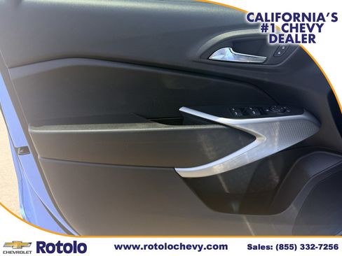 Used 2024 Chevrolet Trax RS w/ Sunroof Package FWD image 17