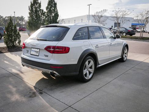 Used 2016 Audi A4 Premium image 10