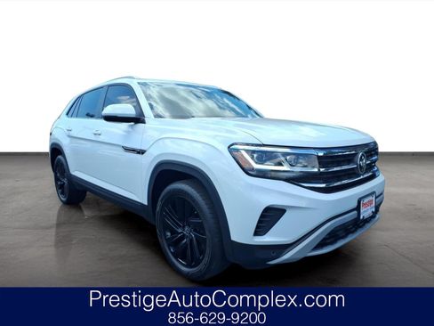 Certified 2022 Volkswagen Atlas Cross Sport SE w/ Panoramic Sunroof Package AWD/4WD image 1