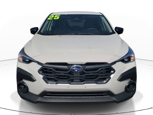 Used 2025 Subaru Crosstrek 2.0i image 2