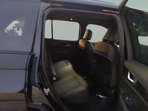 New 2025 Jeep Grand Cherokee Altitude RWD image 23