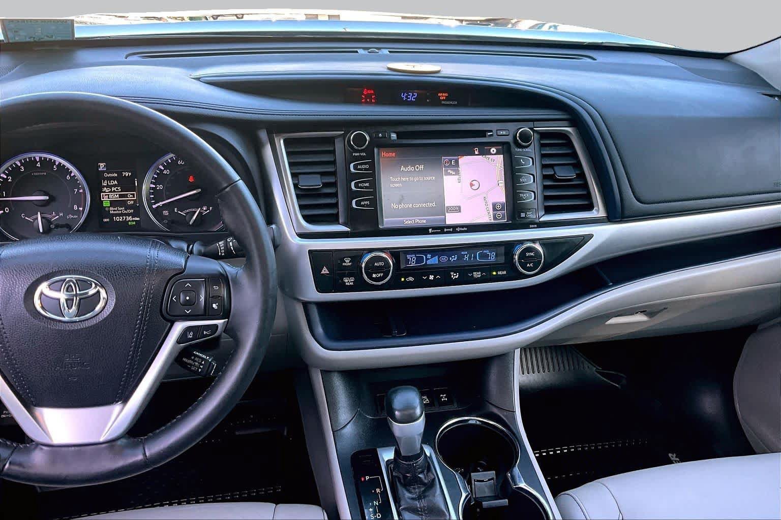 Used 2018 Toyota Highlander XLE AWD/4WD image 7