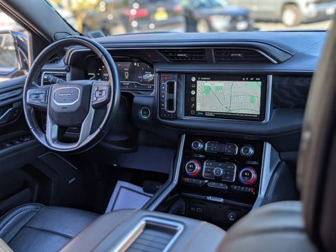 Used 2022 GMC Yukon Denali image 15