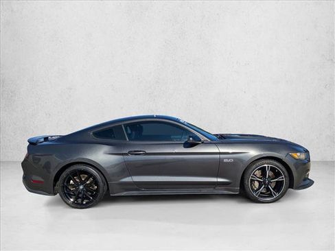 Used 2017 Ford Mustang GT Premium image 4