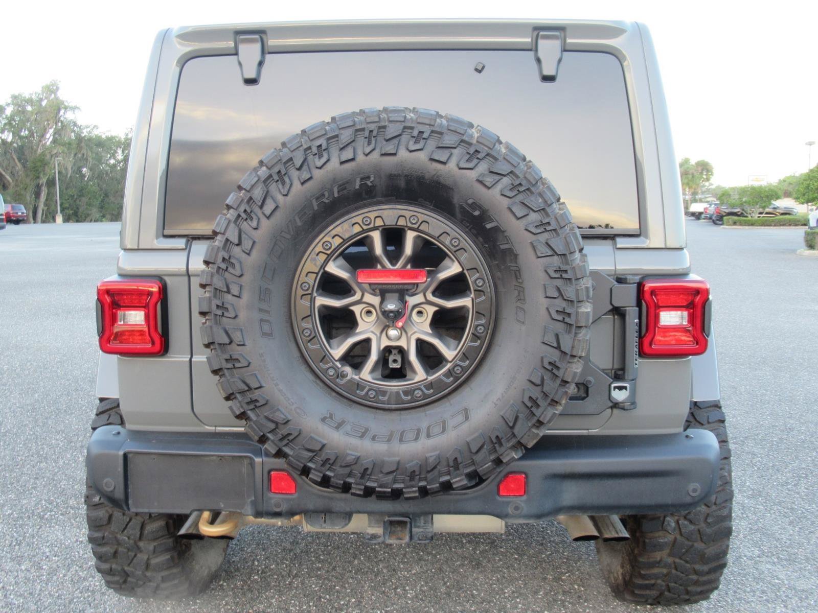 Used 2022 Jeep Wrangler Unlimited Rubicon w/ Dual Top Group AWD/4WD image 7