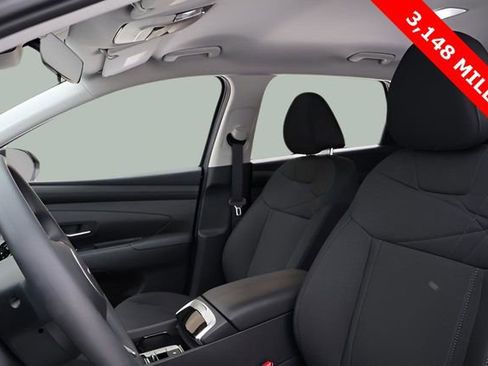 Used 2025 Hyundai Tucson SE image 12
