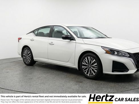 Used 2025 Nissan Altima 2.5 SV FWD image 1