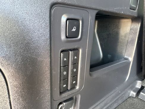 Used 2025 Ford Expedition Platinum AWD/4WD image 16