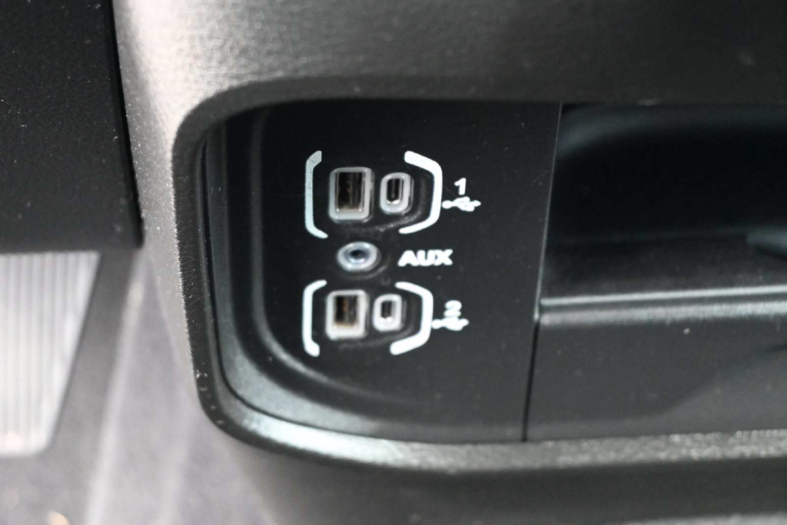 Used 2024 RAM 3500 Tradesman w/ Chrome Appearance Group AWD/4WD image 18