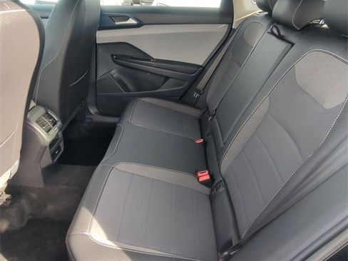Used 2024 Volkswagen Taos SE image 20