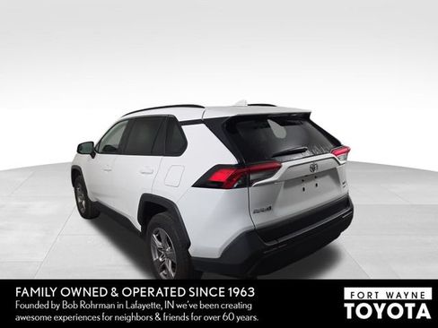 Used 2025 Toyota RAV4 XLE AWD/4WD image 9