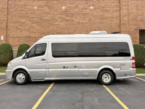 Used 2012 Mercedes-Benz Sprinter 3500 image 2