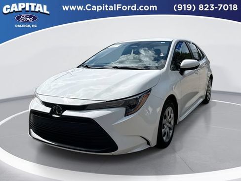 Used 2024 Toyota Corolla LE FWD image 1