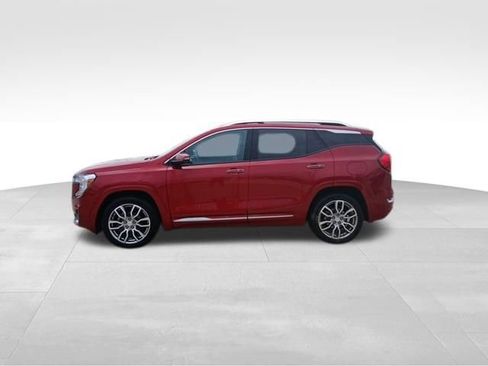 Used 2024 GMC Terrain Denali w/ Denali Premium Package AWD/4WD image 2