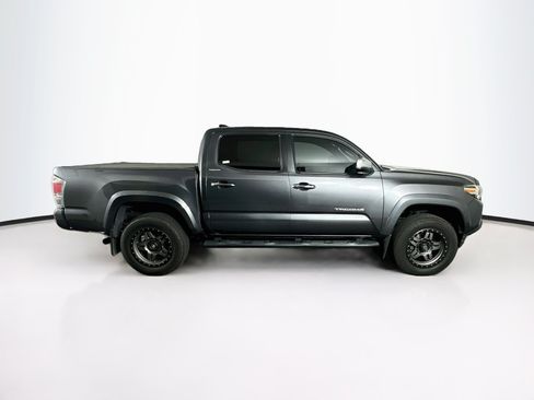 Used 2016 Toyota Tacoma Limited w/ Towing Package AWD/4WD image 10