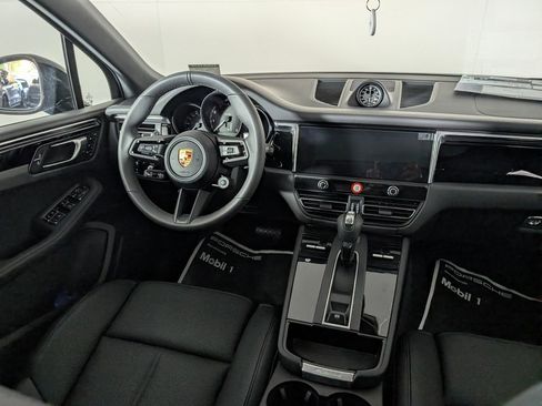 New 2026 Porsche Macan image 21