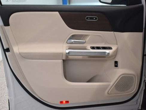 Used 2022 Mercedes-Benz GLB 250 4MATIC image 20