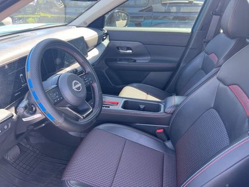 Used 2025 Nissan Kicks SR image 8