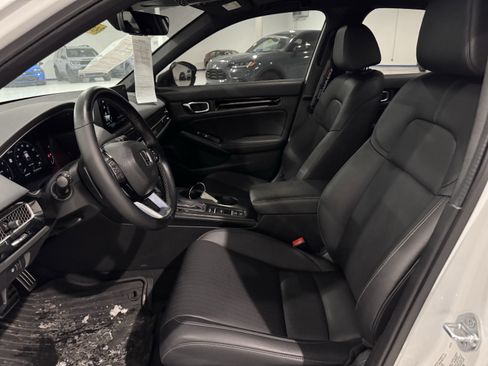 Used 2024 Honda Civic Sport Touring image 4