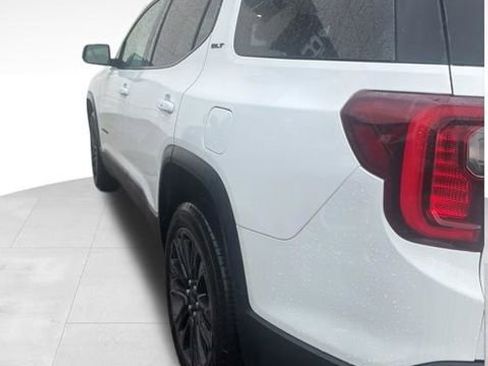 Used 2023 GMC Acadia SLT w/ Elevation Edition image 7