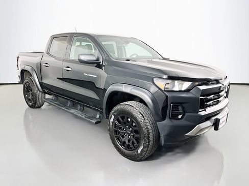 Used 2023 Chevrolet Colorado Trail Boss w/ Advanced Trailering Package AWD/4WD image 4