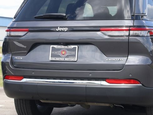 Used 2022 Jeep Grand Cherokee Limited image 58