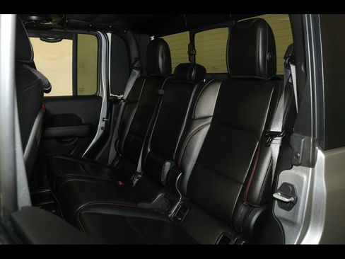 Used 2020 Jeep Gladiator Rubicon image 30