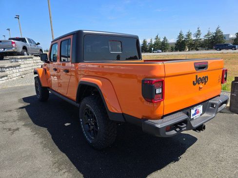 New 2025 Jeep Gladiator Sport image 6