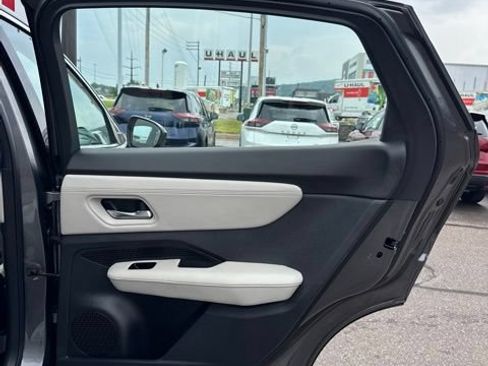 Certified 2023 Nissan Ariya FWD image 18